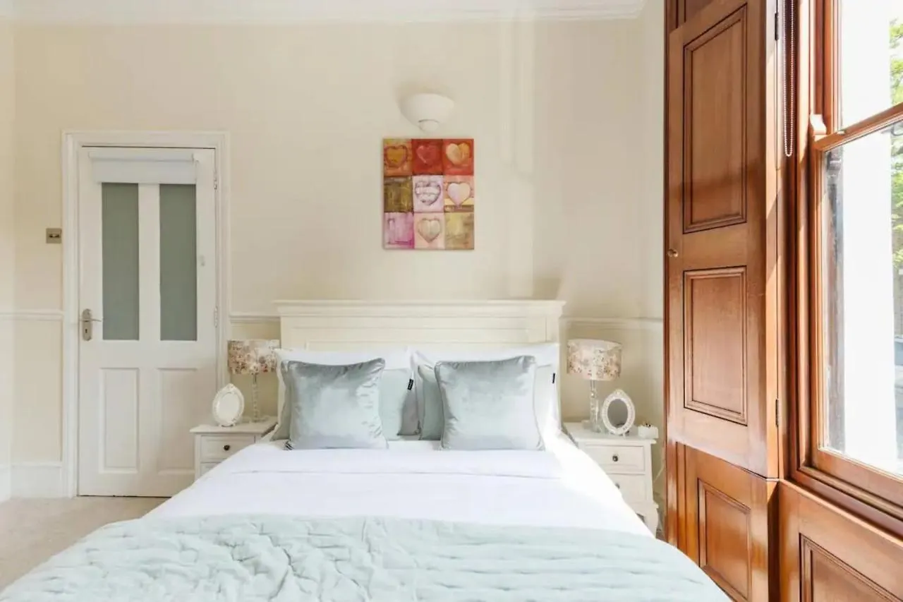 Charming 3Bd Flat - 5 Minutes To Victoria Park Apartment London