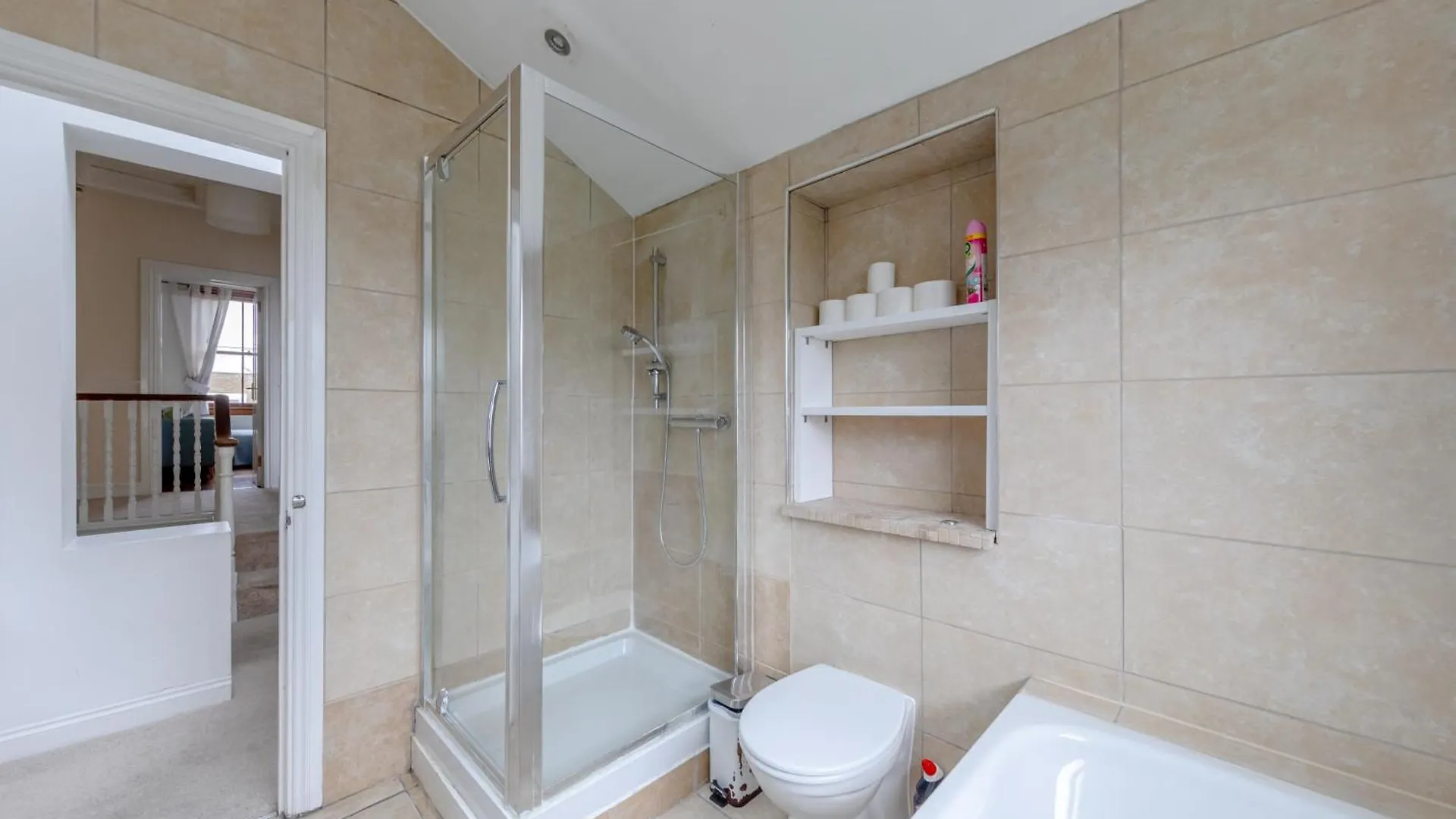 Charming 3Bd Flat - 5 Minutes To Victoria Park Apartment London